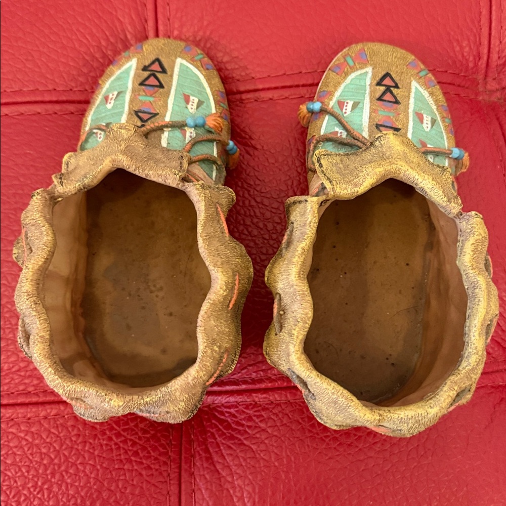 Vtg Southwestern Clay Moccasin Figurines Painted Shoes Ornaments - Picture 6 of 10